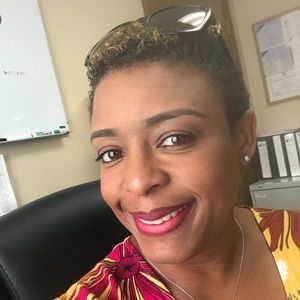 Meet your Posher, Akilah